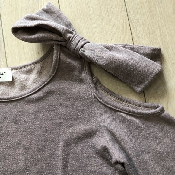 Everly Cold Shoulder Bow Long Sleeve Top in Pink Grey Heather Size S - Picture 6 of 11